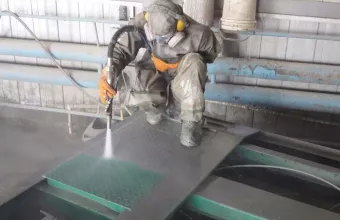 Гидроструйная очистка металла